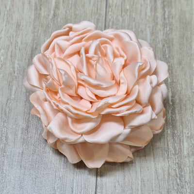 Traba Rosa grande color damasco claro