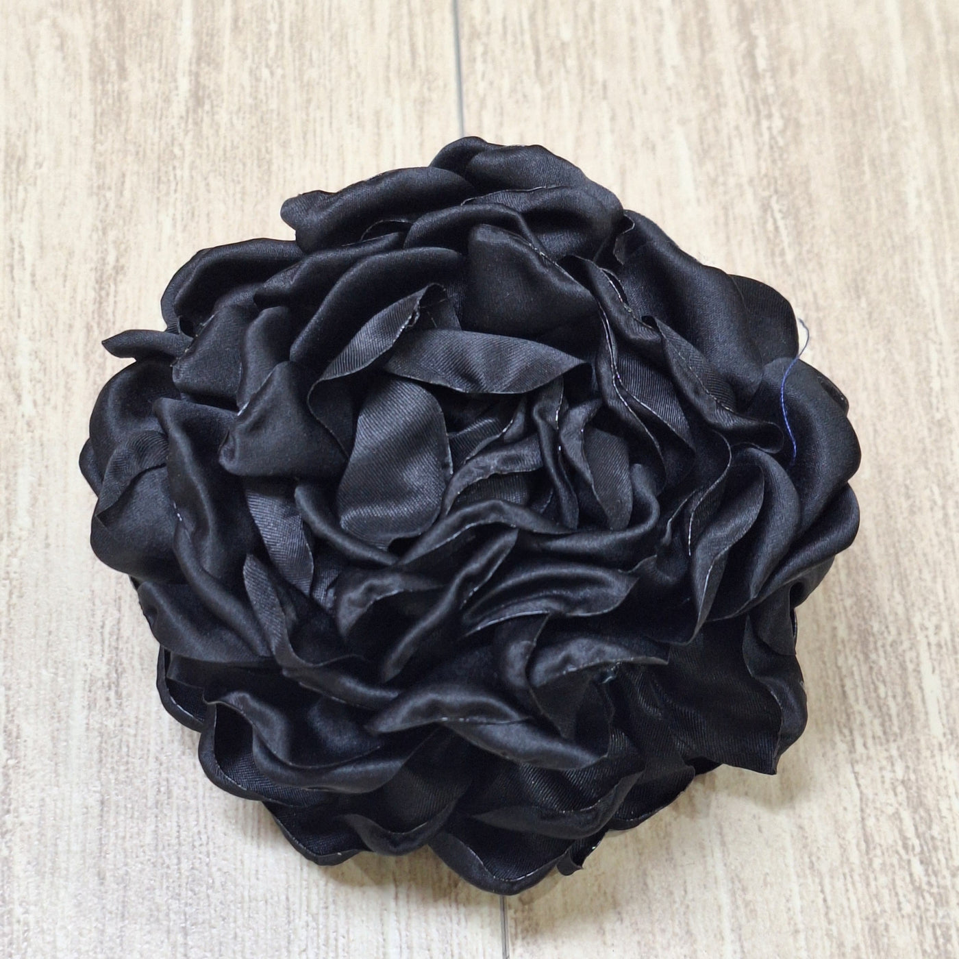 Traba Rosa grande color negro