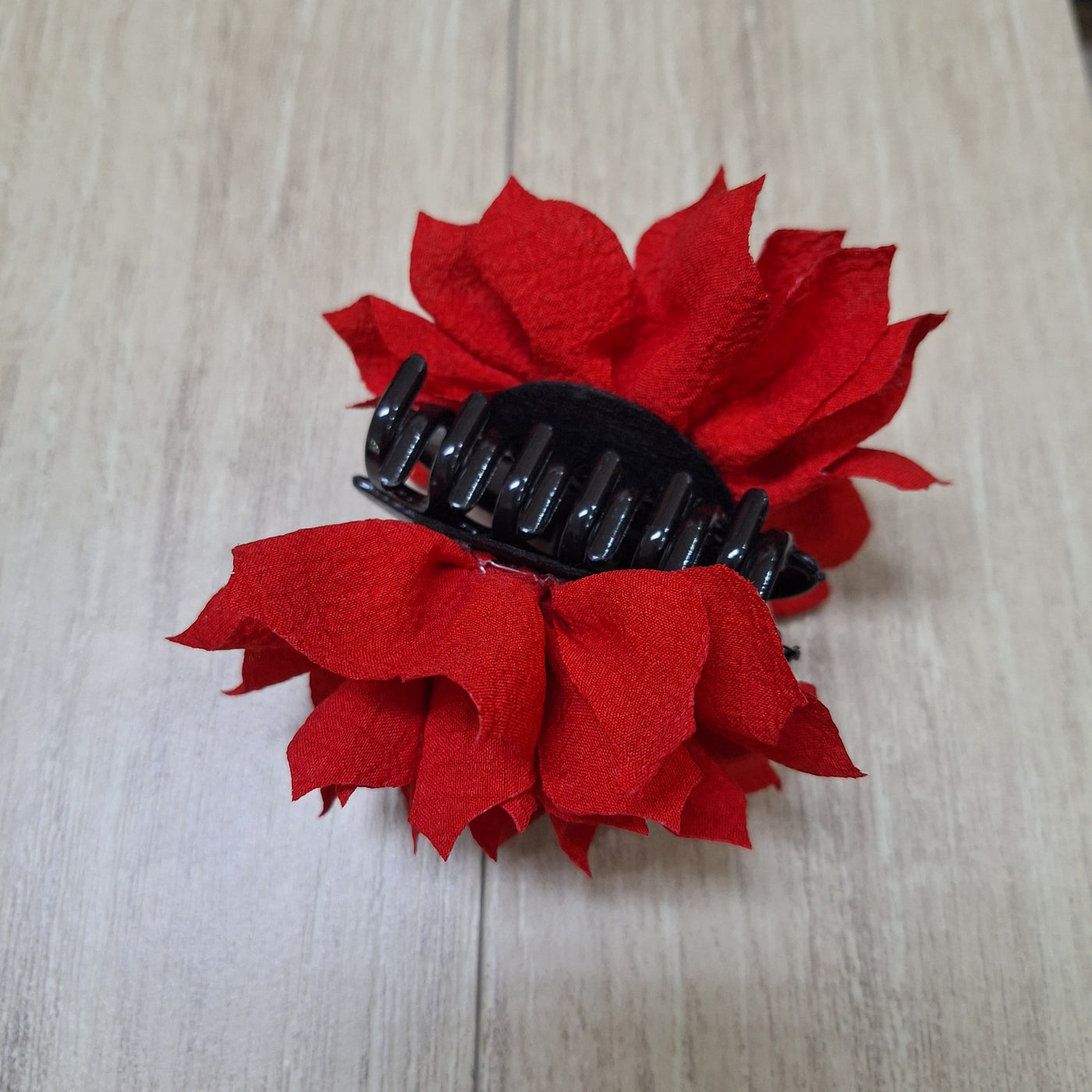 Traba flor grande color rojo