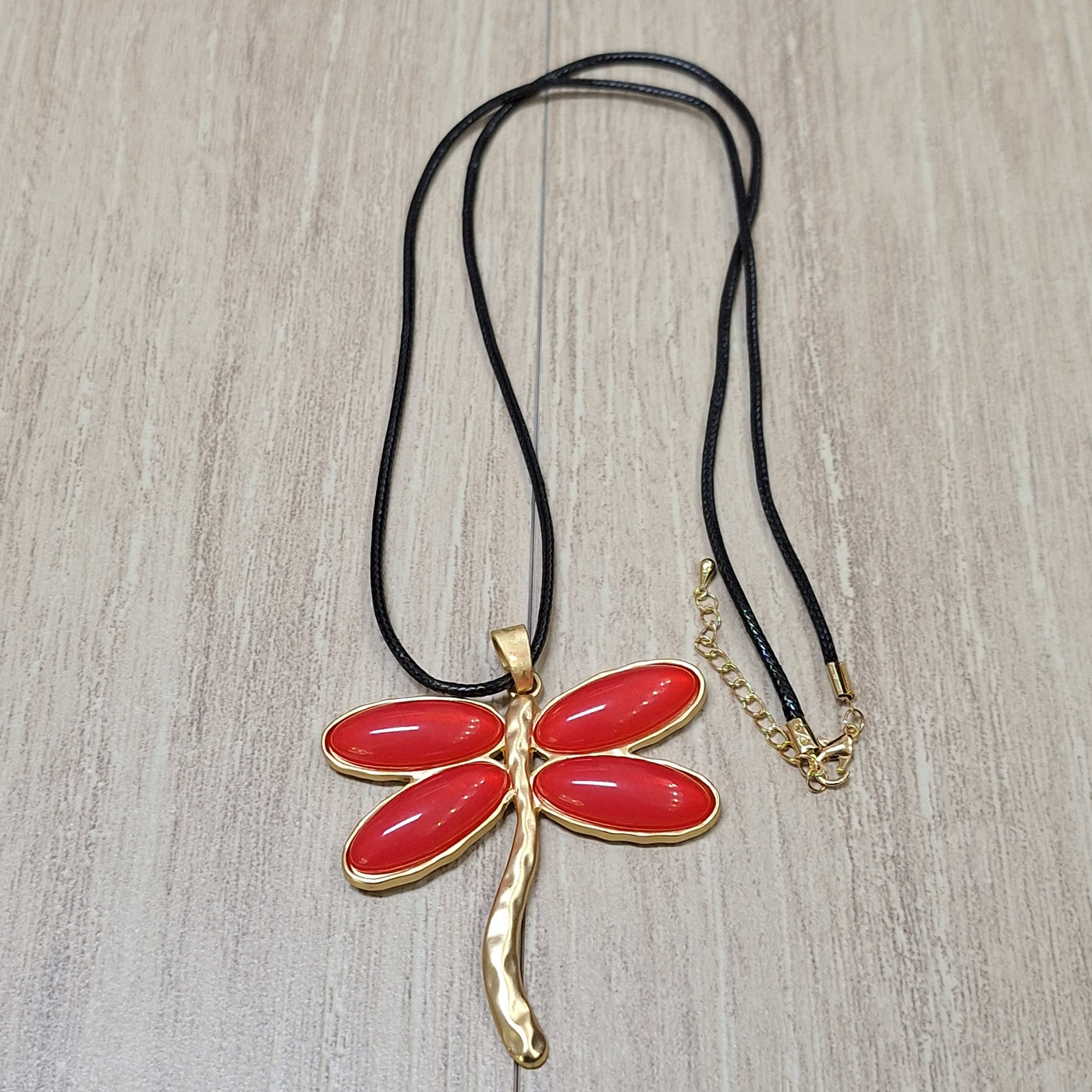 Collar Libelula roja 83 cm  Bisutería