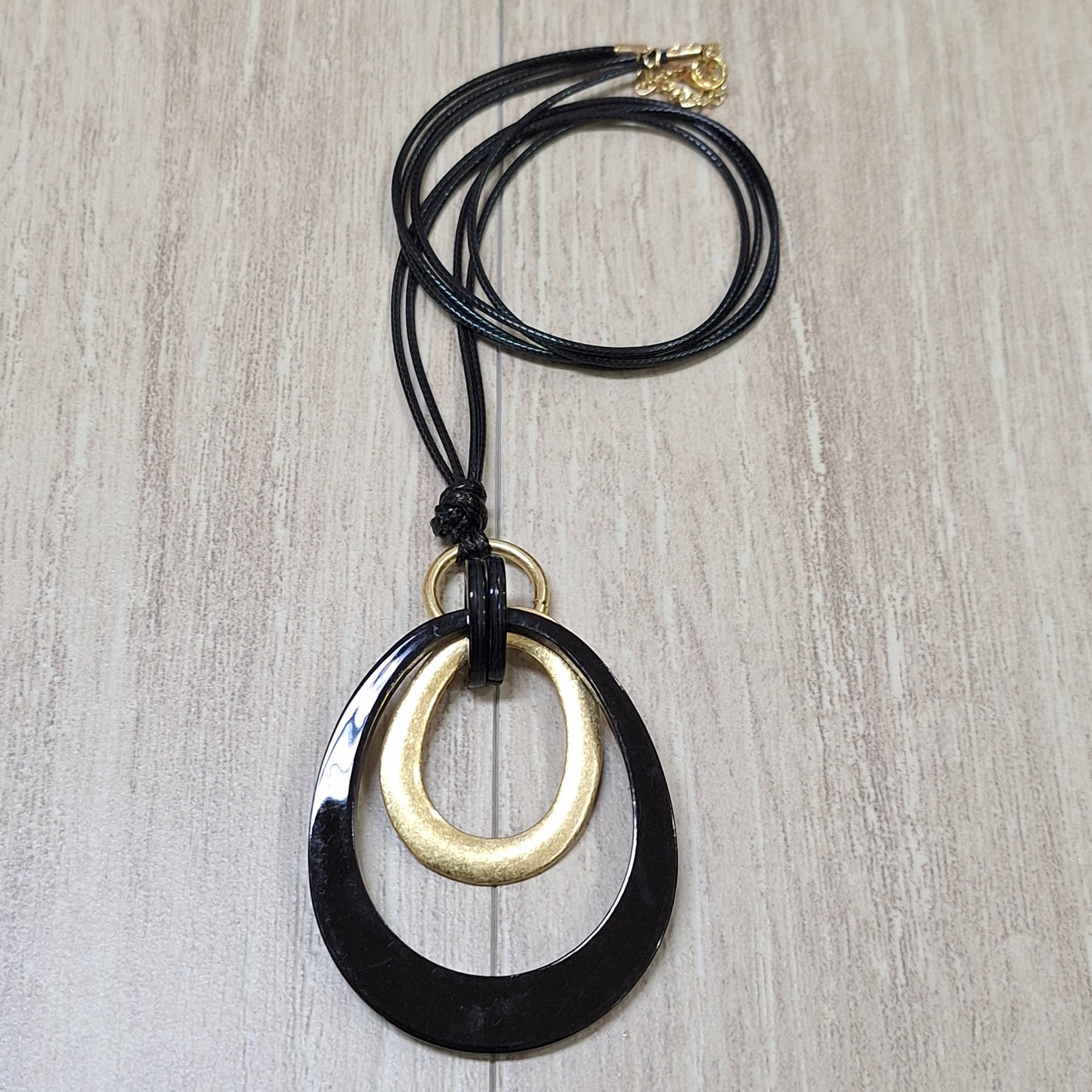 Collar argolla ovalada negra 75 cm  Bisutería