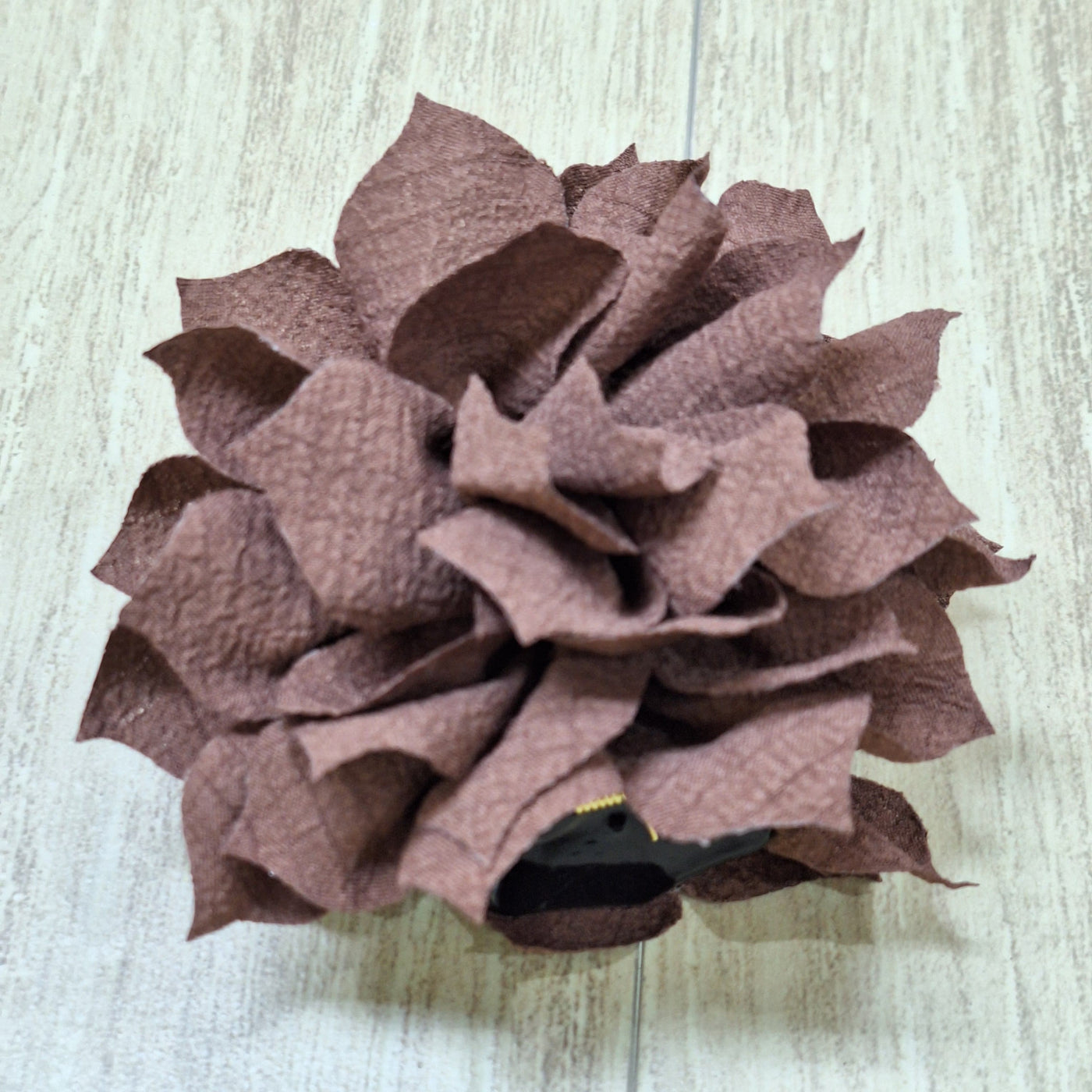 Traba flor grande color cafe